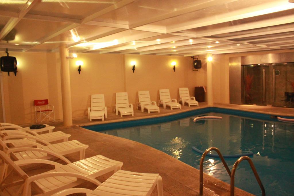 Howard Johnson By Wyndham San Pedro Bagian luar foto
